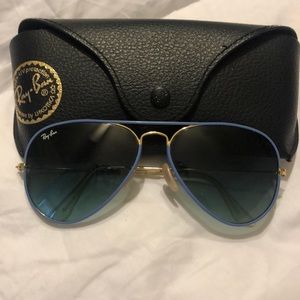 Blue rim rayban aviator sunglasses